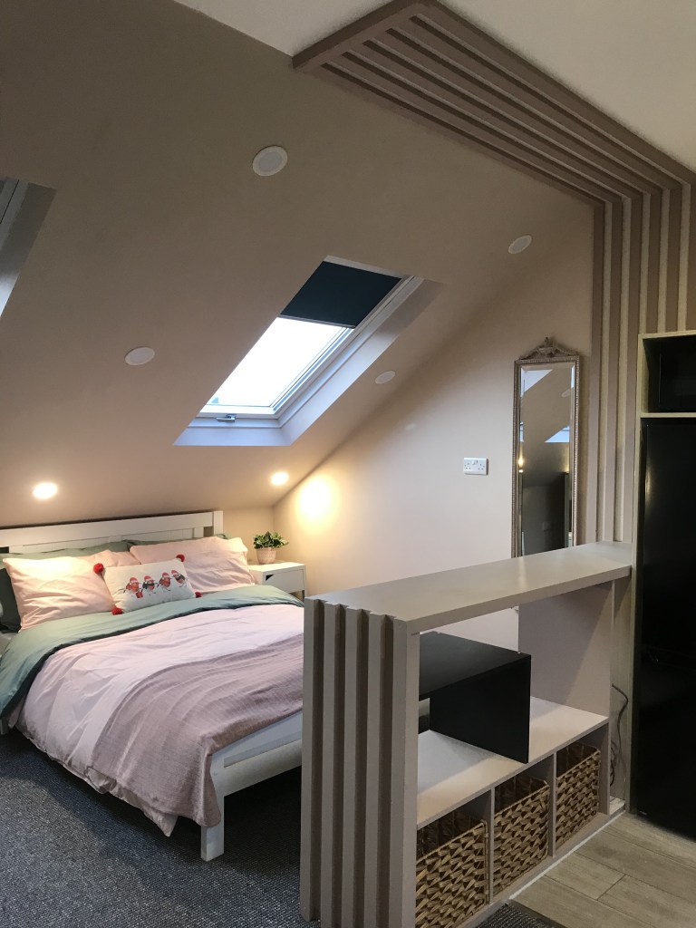 Studio flat, Mitcham - hover for more photos