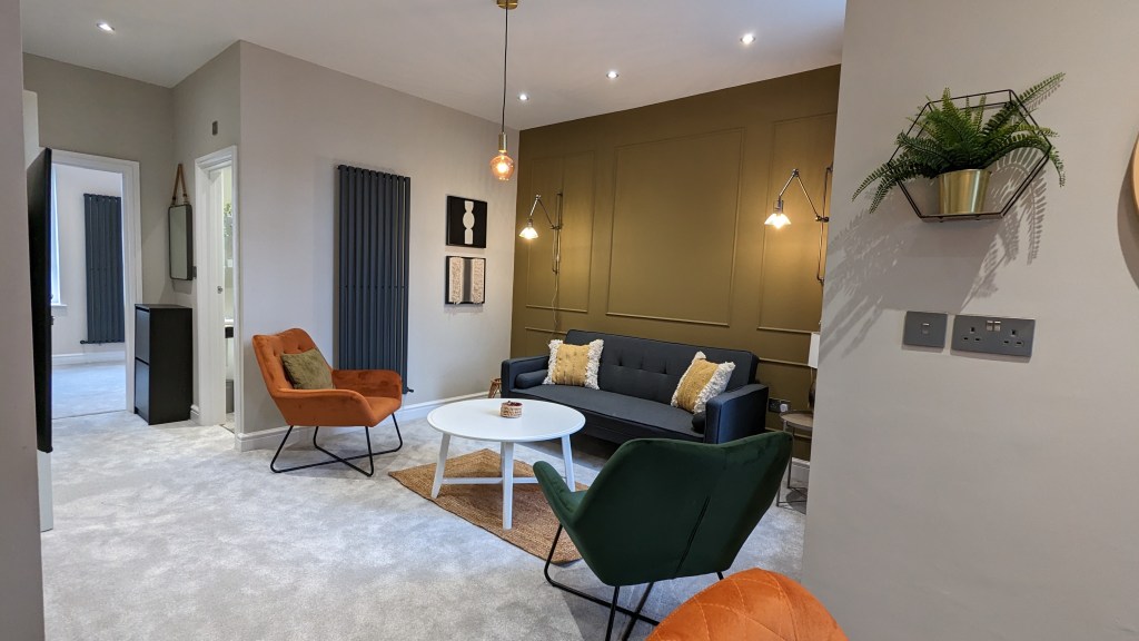 One bedroom flat, Fulham - hover for more photos